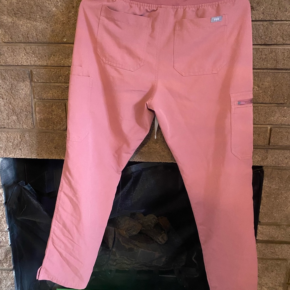 Figs Pink Women's Scrub pant